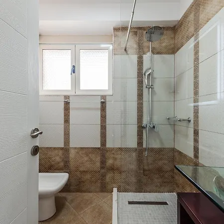Lucas View Penthouse * Τίρανα